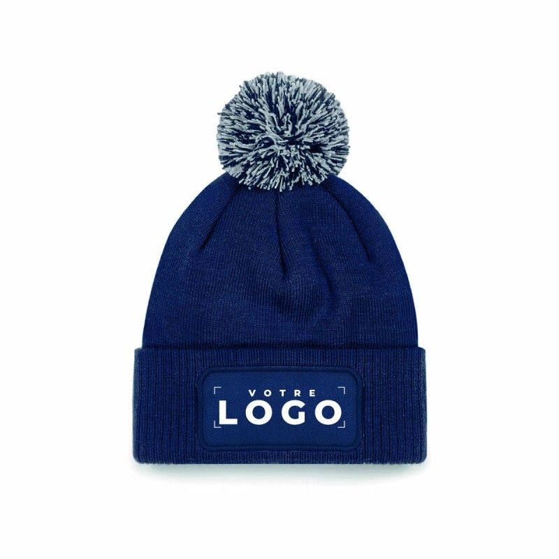 Bonnet avec patch - pompon personnalisable | Goodie textile entreprise